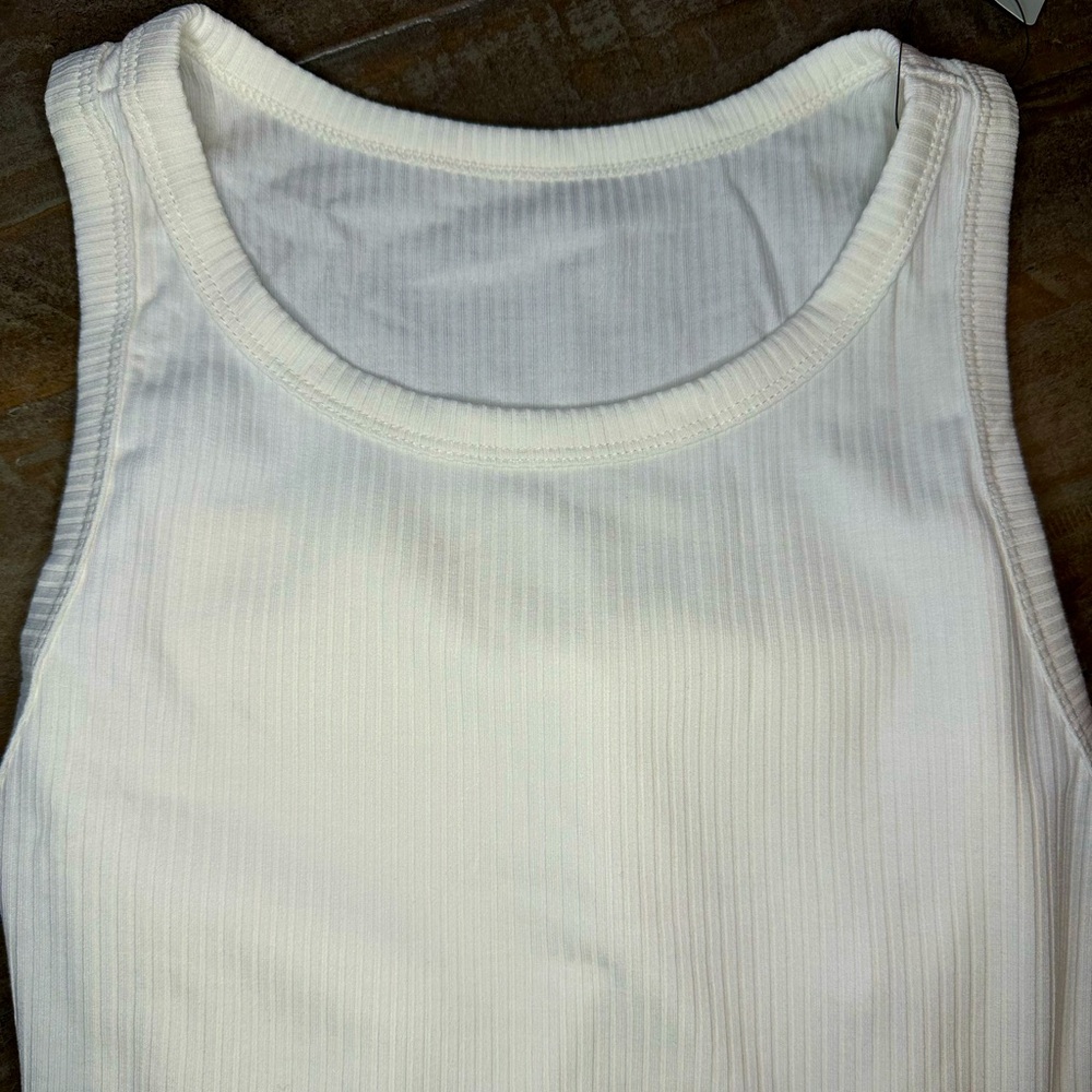 ⭐️NWT Women’s white ribbed racerback tank top